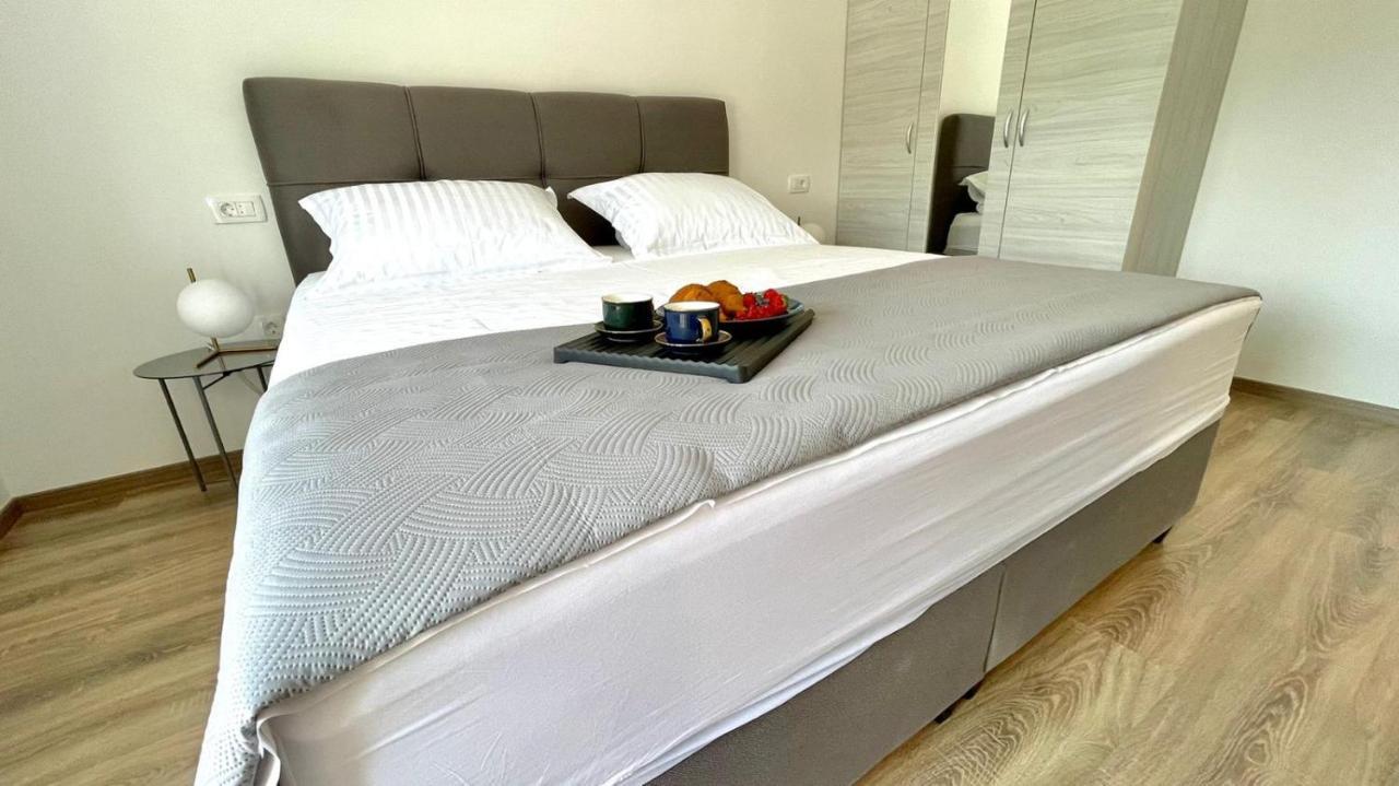 Studio Apartmani Kaja I Iva Sinj Exteriör bild
