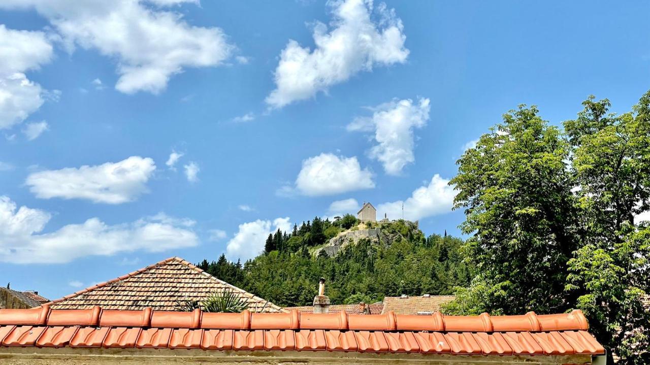 Studio Apartmani Kaja I Iva Sinj Exteriör bild