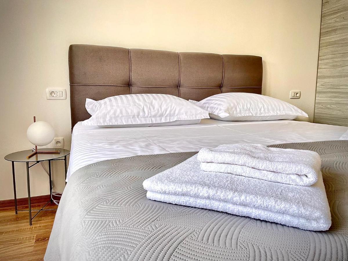Studio Apartmani Kaja I Iva Sinj Exteriör bild