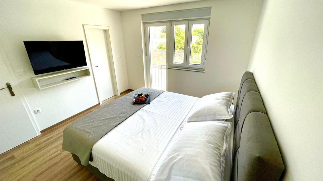 Studio Apartmani Kaja I Iva Sinj Exteriör bild
