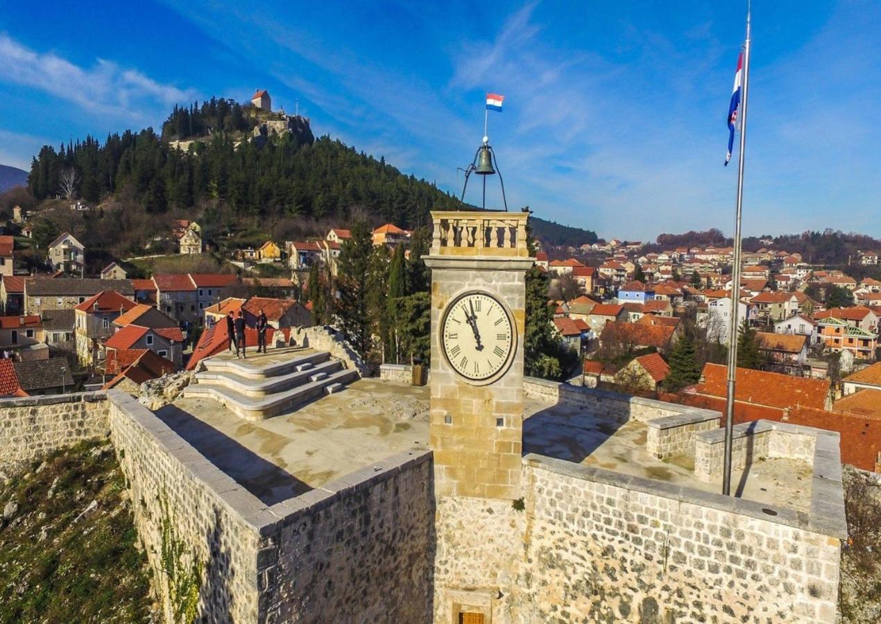 Studio Apartmani Kaja I Iva Sinj Exteriör bild